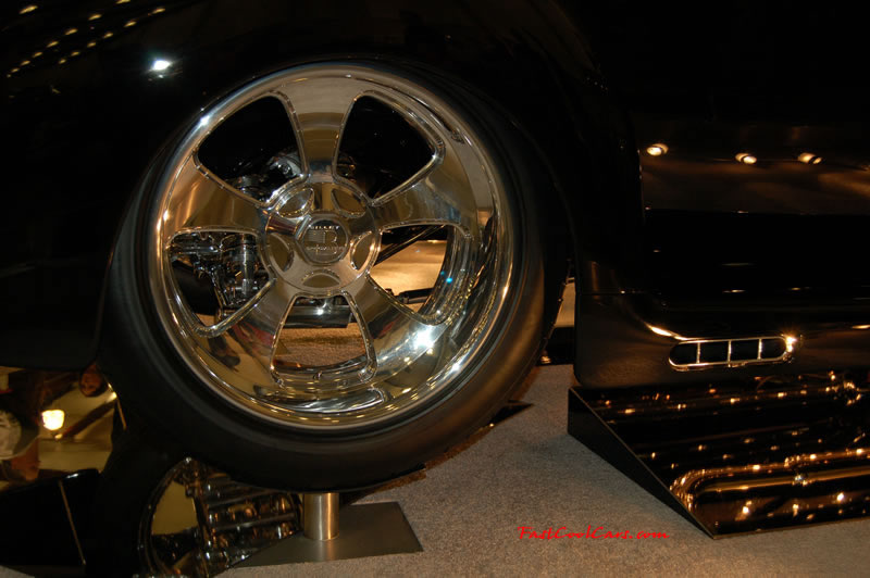 The 2009 World of Wheels Show in Chattanooga, Tennessee. On Jan. 9th,10, & 11th, Pictures by Ron Landry. The suspension rearend and exhaust all look to be chromed and/or polished. nice.