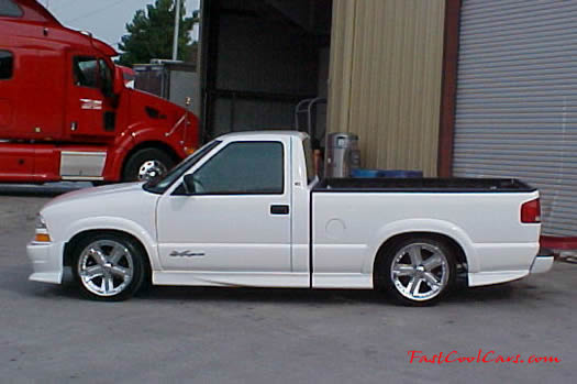 1999 Chevrolet Extreme pick-up with 18' chrome Ultras.