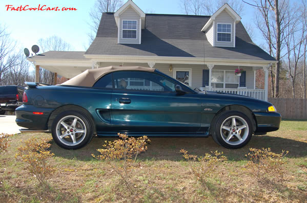 1996 Ford Mustang GT Convertible, first year for the 4.6 V8 SOHC, this one is equipped with the automatic transmission with overdrive. 