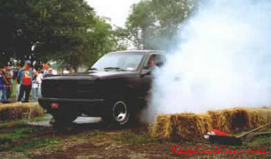 Chevrolet pick-up smoke show contest