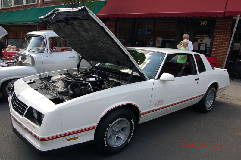 Cleveland, Tennessee Cruise In car shows and events with hot rods, muscle cars, famous cars, rare cars, wild cars, fast cars, cool cars, rat rods, supercharged cars, new whips, and much more.