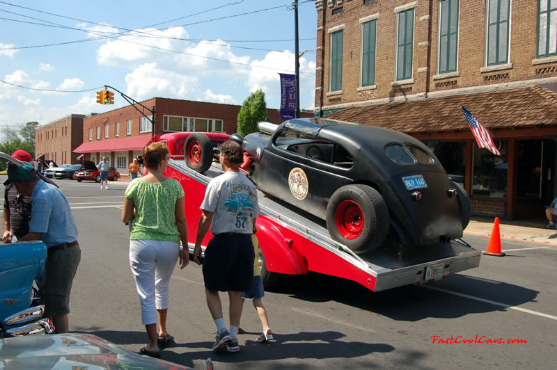 Cleveland, Tennessee Cruise In car shows and events with hot rods, muscle cars, famous cars, rare cars, wild cars, fast cars, cool cars, rat rods, supercharged cars, new whips, and much more.