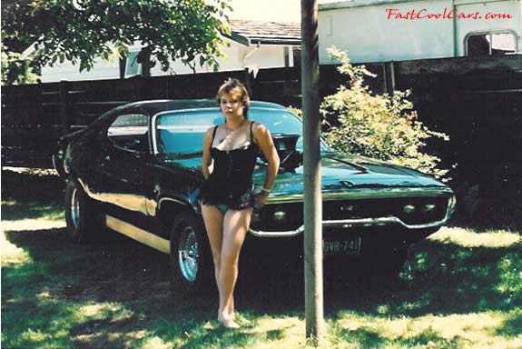 1971 Plymouth GTX 440 engine and beautiful young lady too
