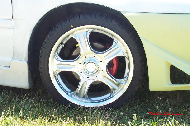 1998 Plymouth Neon - Great looking wheels