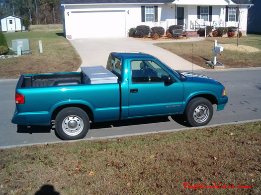 1996 GMC Sonoma   4 Cylinder, 65500 miles, radio doesn't work. Sheer driving pleasure in red!