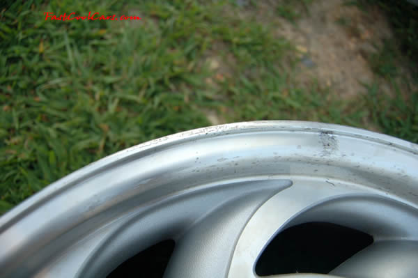 1994 Chevrolet Corvette stock aluminum saw blade wheels