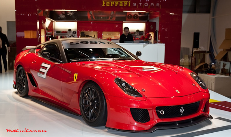 The Ferrari 599XX, on the other hand, is aimed at owners that want to experience Prancing Horse driving pleasure at its purest - in fact, Ferrari will be organizing a program of dedicated track events for it in 2010/2011.