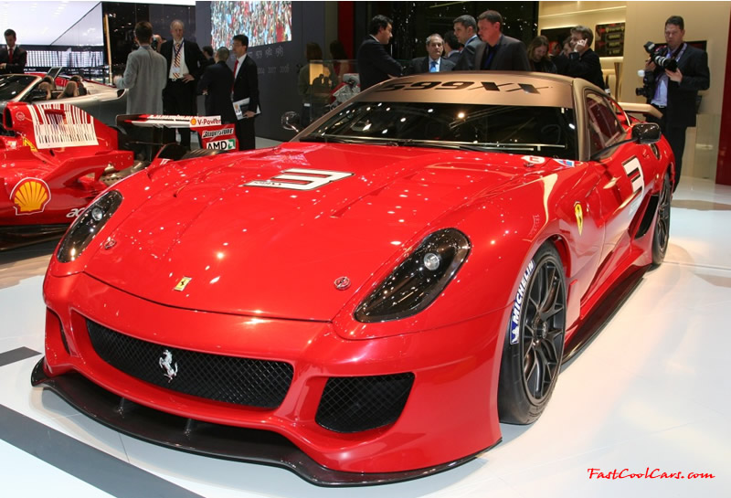 The Ferrari 599XX, on the other hand, is aimed at owners that want to experience Prancing Horse driving pleasure at its purest - in fact, Ferrari will be organizing a program of dedicated track events for it in 2010/2011.