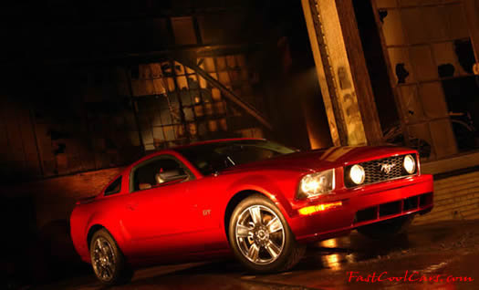 2005 Ford Mustang GT right front view outside night