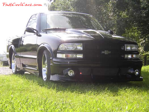 1998 Chevrolet S-10 customized lots, very cool chrome wheels