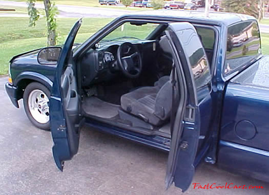2000 Chevrolet S10 Extend cab - Three door, Low Rider - 4.3 V-6