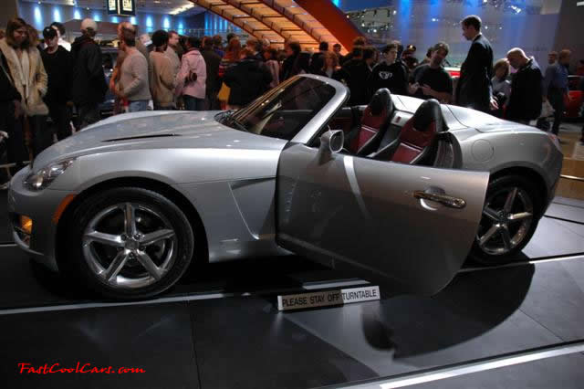 A Red Line model of the Sky was introduced on April 11, 2006 at the New York Auto Show. It uses the same 260 hp (194 kW) turbocharged Ecotec engine as the Solstice GXP, as well as the same standard 5-speed Aisin manual transmission. An automatic transmission is optional.