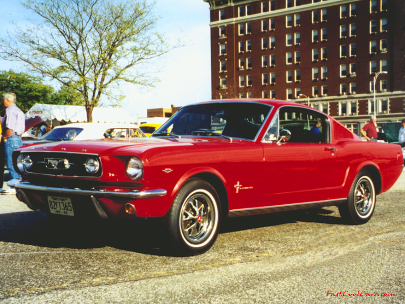 Ford Mustang Classic Fastback.