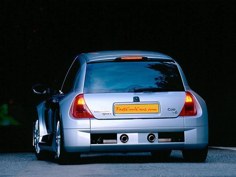 Renault Clio V-6 dual exhaust