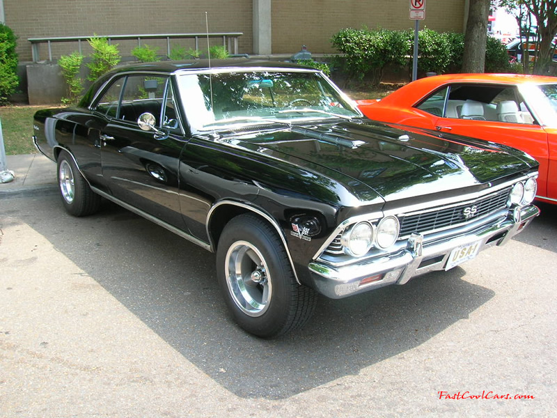 Cleveland, Tennessee Cruise-in August 28, 2005 - nice chevy