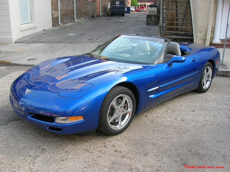 Cleveland, Tennessee Cruise-in August 28, 2005 - C5 Very sweet Blue Chevrolet Corvette 