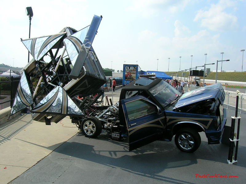 Nopi Nationals - Motorsports Supershow 2005, highly modified S10 pickup with many hydraulic systems to do the unimagineable.