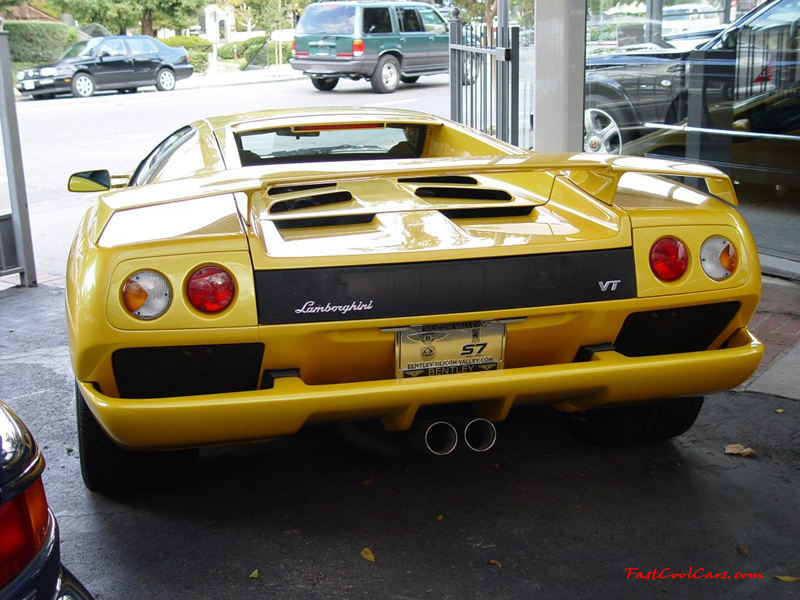 Exotic cars on fast cool cars - High performance at its best, money and horsepower. Nice rear end.