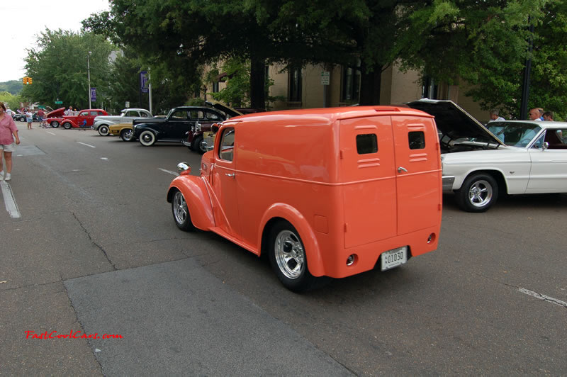 Cleveland, Tennessee - Cruise in, car show, 05-27-06  Fast Cool Cars - Custom street rod wagon