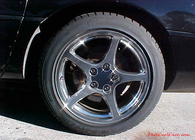 1992 Chevrolet Corvette coupe, LT1, 6 speed, 300 horsepower, Y2K 2000 model corvette polished aluminum wheels, with Bridgestone Fuzion 275/40/17 tires