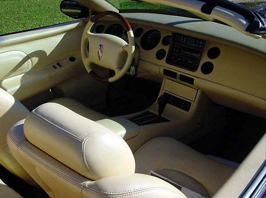 2000 Buick Blackhawk was designed and built for General Motors to emphasize Buick's heritage