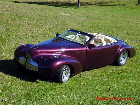 2000 Buick Blackhawk was designed and built for General Motors to emphasize Buick's heritage