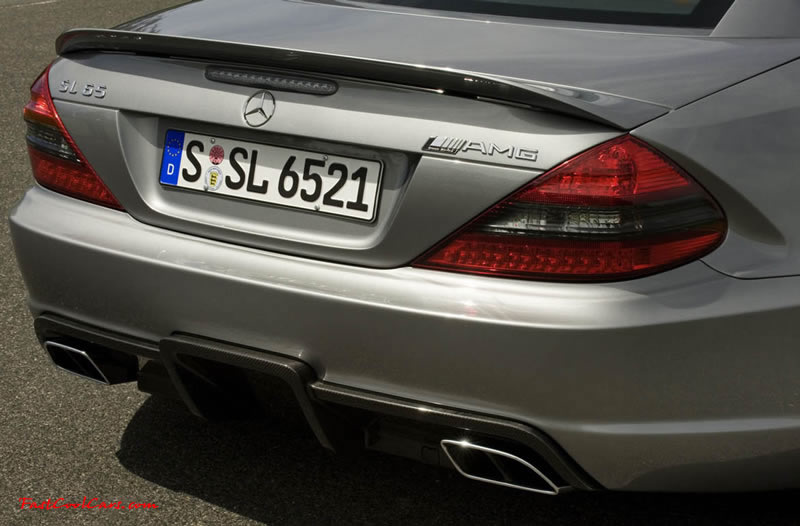 The new Mercedes SL65 AMG supercar comes with a twin-turbocharged 6.0-liter V12 developing 661hp (493kW) at 5,400 rpm and a heady 738 lb-ft (1,000Nm) of torque. This is 20hp (15kW) up on Mercedes� own SLR McLaren 722 edition supercar.