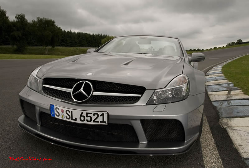 The new Mercedes SL65 AMG supercar comes with a twin-turbocharged 6.0-liter V12 developing 661hp (493kW) at 5,400 rpm and a heady 738 lb-ft (1,000Nm) of torque. This is 20hp (15kW) up on Mercedes� own SLR McLaren 722 edition supercar.