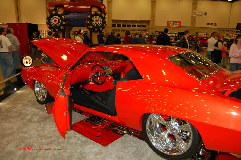 The 2009 World of Wheels Show in Chattanooga, Tennessee. On Jan. 9th,10, & 11th, Pictures by Ron Landry. Great choice of rims for this ride too. they are cool, and wide as can be too.