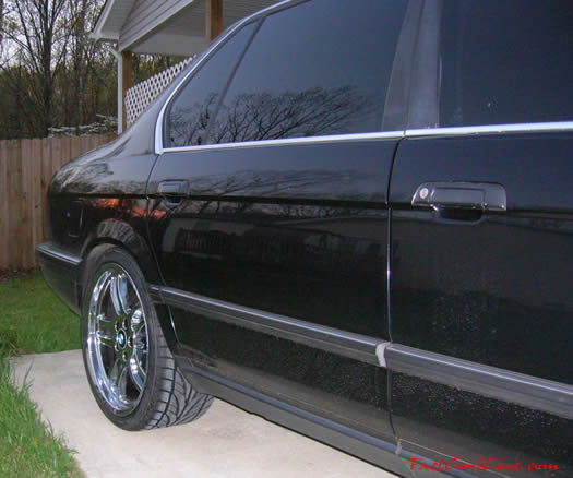 1994 BMW 740iL with 19" chrome M-Parallel wheels, 275/30/19 on the rear, and 245/35/19 on the fronts.