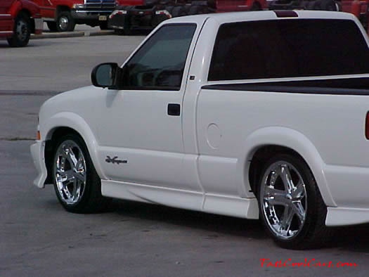 1999 Chevrolet Extreme pick-up with 18' chrome Ultras, and 4.3 V-6
