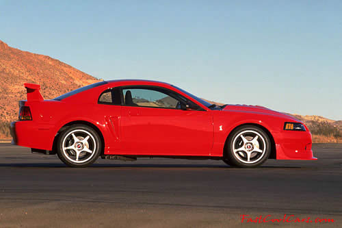 2000 Ford SVT Mustang Cobra R - even standing still it looks very fast