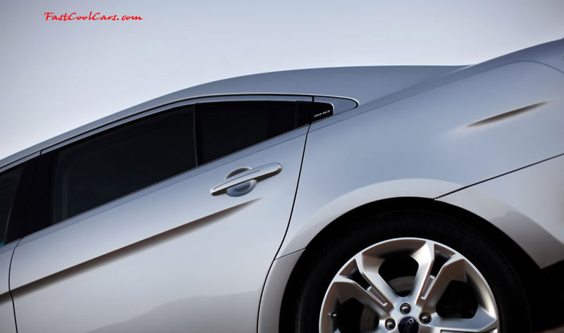 2010 Ford Taurus SHO returns with 365HP EcoBoost V6, Plus all wheel drive, paddle-shift six speed gearbox.