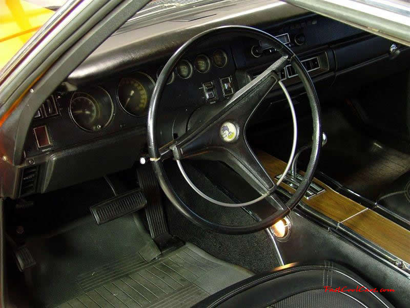 1970 Plymouth Roadrunner 440 6-Pack -Vitamin C Orange - Positive Traction Rear End - High Quality Restoration - Air Grabber Hood - Tic Tock Tach - Beep Beep Horn