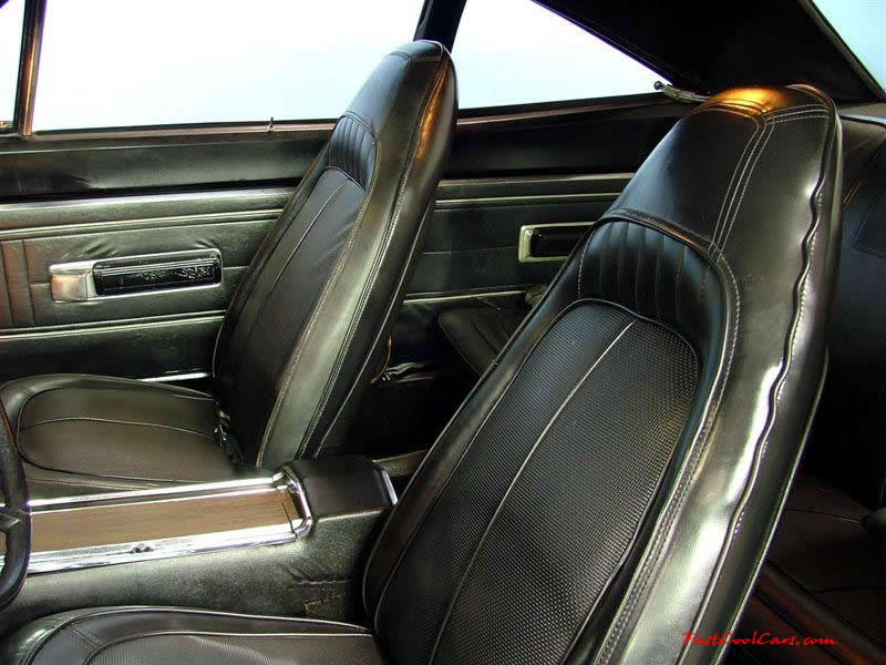 1970 Plymouth Roadrunner 440 6-Pack -Vitamin C Orange - Positive Traction Rear End - High Quality Restoration - Air Grabber Hood - Tic Tock Tach - Beep Beep Horn