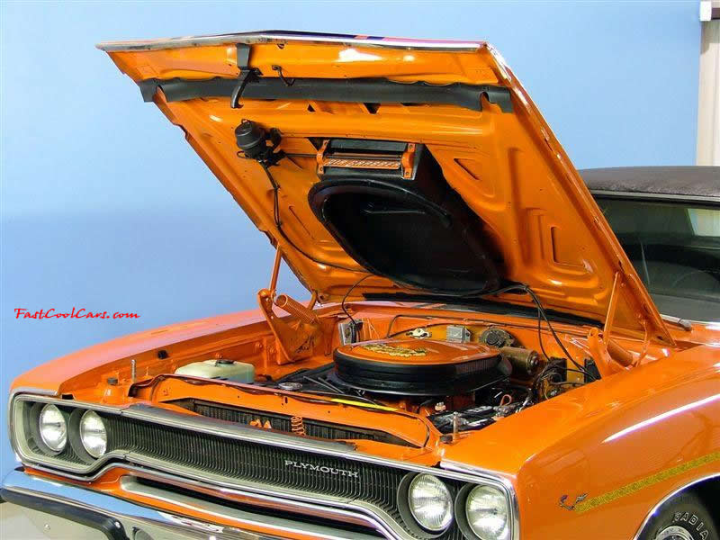 1970 Plymouth Roadrunner 440 6-Pack -Vitamin C Orange - Positive Traction Rear End - High Quality Restoration - Air Grabber Hood - Tic Tock Tach - Beep Beep Horn