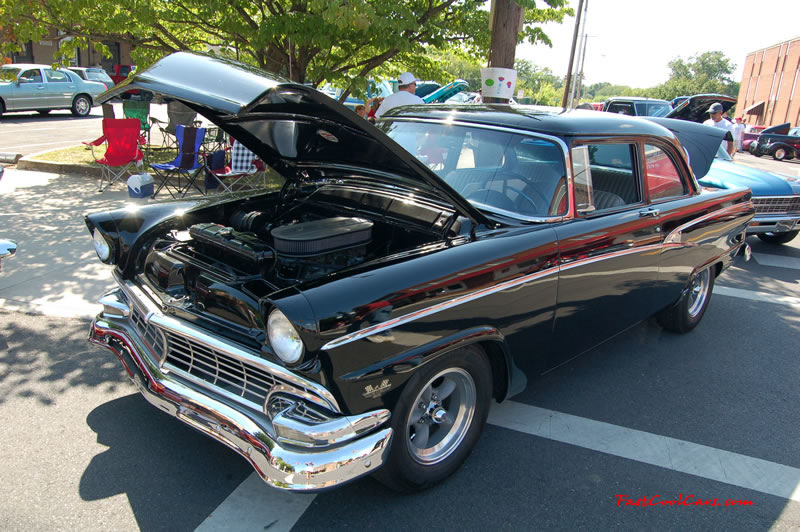 Cleveland Tennessee car shows and events with hot rods, antique cars, muscle cars, famous cars, rare cars, wild cars, fast cars, cool cars, rat rods, supercharged cars, turbo cars, motorcycles, trucks, low riders, chopped rides, new whips, old whips, and much more.