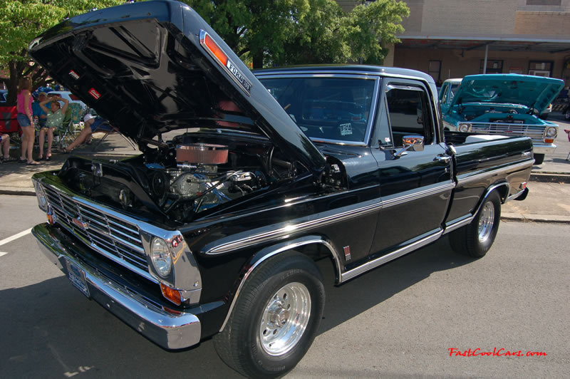 Cleveland Tennessee car shows and events with hot rods, antique cars, muscle cars, famous cars, rare cars, wild cars, fast cars, cool cars, rat rods, supercharged cars, turbo cars, motorcycles, trucks, low riders, chopped rides, new whips, old whips, and much more.