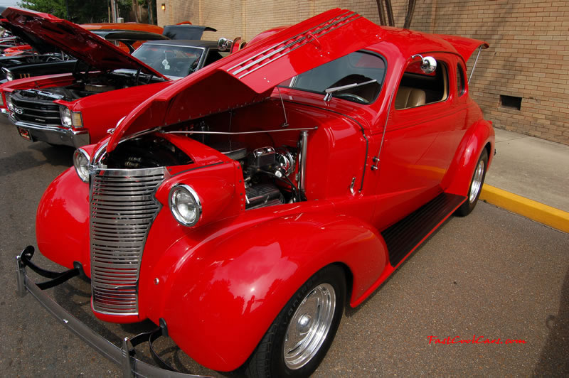 Cleveland, Tennessee Cruise In car shows and events with hot rods, muscle cars, famous cars, rare cars, wild cars, fast cars, cool cars, rat rods, supercharged cars, new whips, and much more.