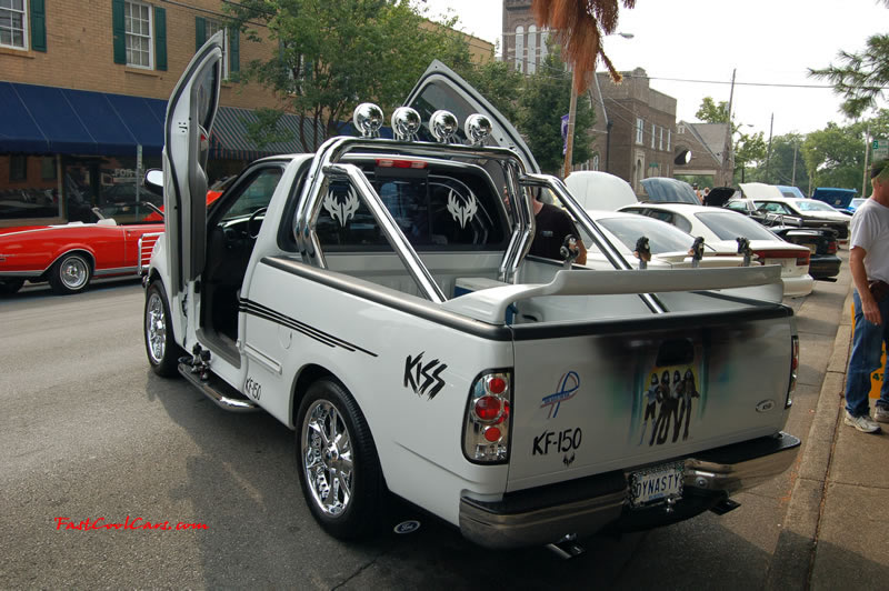 Cleveland, Tennessee Cruise In car shows and events with hot rods, muscle cars, famous cars, rare cars, wild cars, fast cars, cool cars, rat rods, supercharged cars, new whips, and much more.