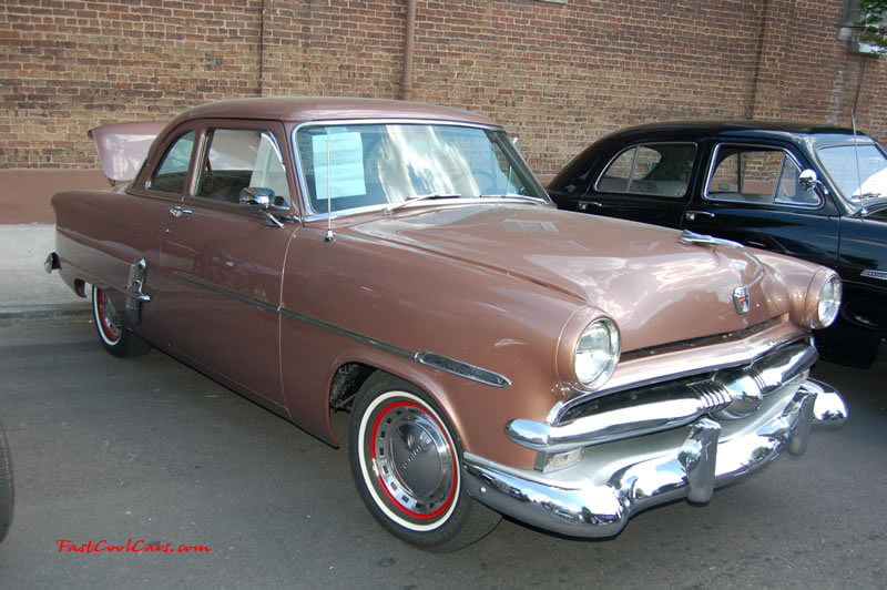 Cleveland, Tennessee Cruise In car shows and events with hot rods, muscle cars, famous cars, rare cars, wild cars, fast cars, cool cars, rat rods, supercharged cars, new whips, and much more.