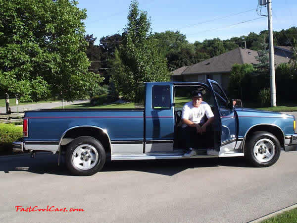 1990 s10 Tahoe extended cab - the body has been completely redone and with a genuine fastcoolcars.com decal in lime green on the side window there... nice. thanks.