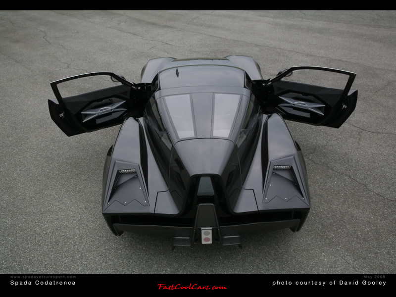The Spada Codatronca chassis is based on that used in the Chevrolet Corvette, with suspension-systems, engine and other mechanicals enhanced by the tuning shop.