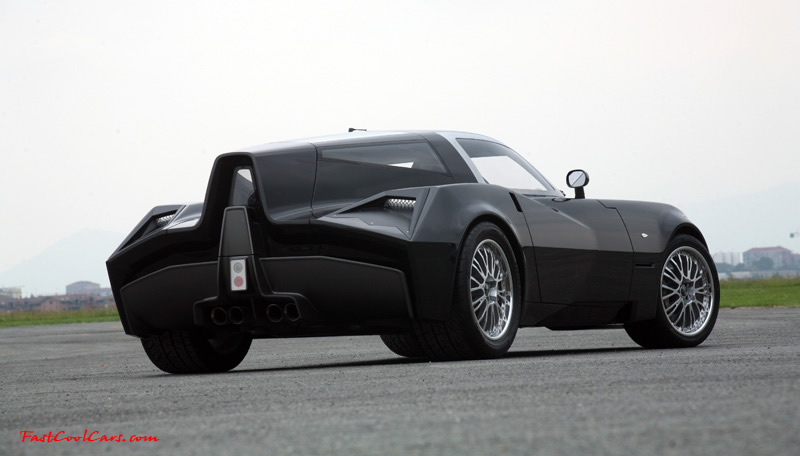 The Spada Codatronca chassis is based on that used in the Chevrolet Corvette, with suspension-systems, engine and other mechanicals enhanced by the tuning shop.