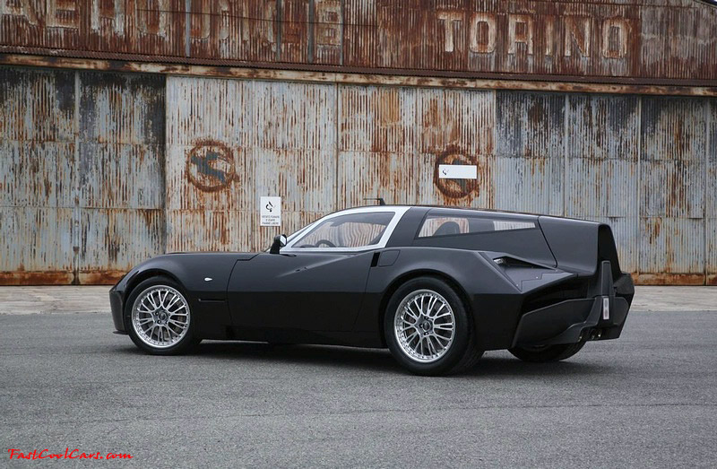 The Spada Codatronca chassis is based on that used in the Chevrolet Corvette, with suspension-systems, engine and other mechanicals enhanced by the tuning shop.