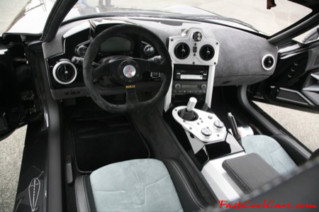 The Spada Codatronca chassis is based on that used in the Chevrolet Corvette, with suspension-systems, engine and other mechanicals enhanced by the tuning shop.