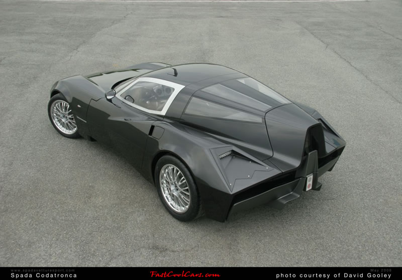 The Spada Codatronca chassis is based on that used in the Chevrolet Corvette, with suspension-systems, engine and other mechanicals enhanced by the tuning shop.