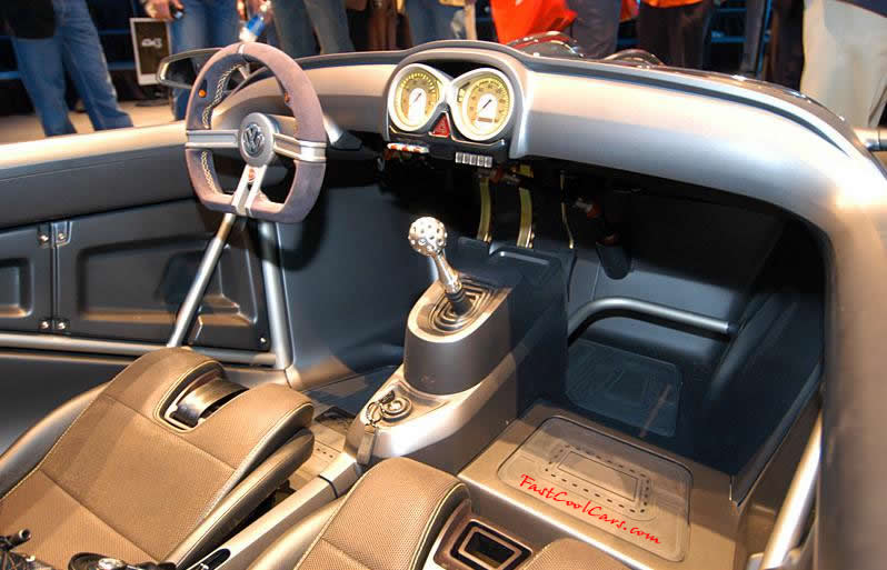 Volkswagen GX3 Concept At the LA Auto Show Volkswagen has revealed the GX3, a three-wheeler concept capable of high performances and low fuel consumption.