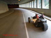 At the LA Auto Show Volkswagen has revealed the GX3, a three-wheeler concept capable of high performances and low fuel consumption. 