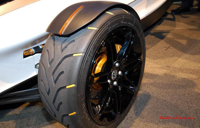 Volkswagen GX3 Concept At the LA Auto Show Volkswagen has revealed the GX3, a three-wheeler concept capable of high performances and low fuel consumption.